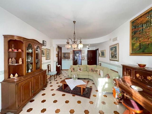 Appartamento in vendita di 91 m² in Via P.Giraldi, 61