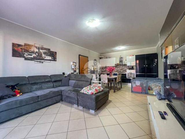 Appartamento in vendita di 91 m² in Via Petroboni, 10