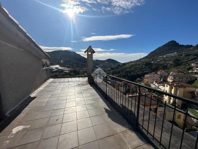 Appartamento in vendita di 91 m² in Via Poeta Biamonti, 12