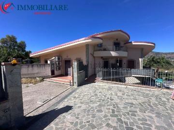 Appartamento in vendita di 91 m² in Via San Nicola, 24