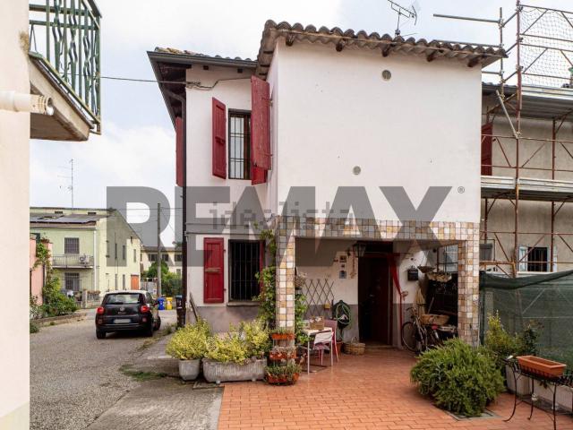 Appartamento in vendita di 92 m² in Strada Commenda, 64