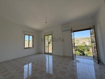 Appartamento in vendita di 92 m² in Strada Provinciale 83