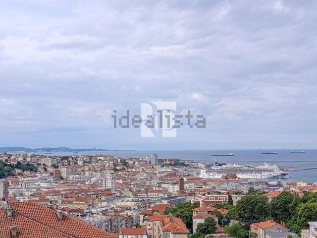 Appartamento in vendita di 92 m² in Vicolo dell&apos Ospitale Militare