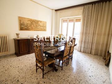 Appartamento in vendita di 92 m² in Via Trento