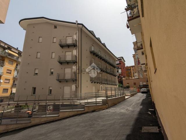 Appartamento in vendita di 92 m² in Via Vincenzo Volpe, 41