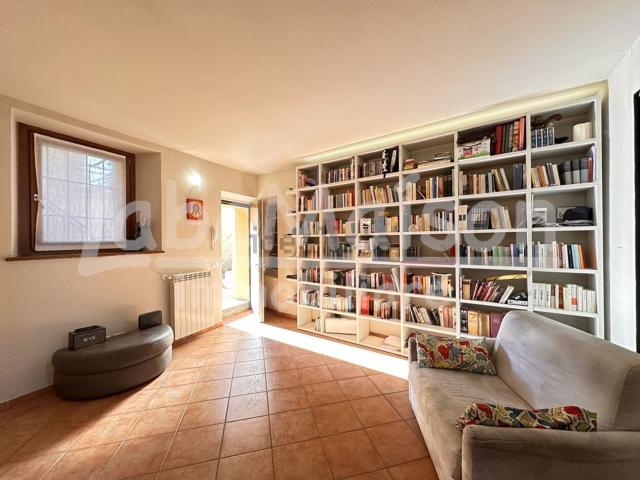 Appartamento in vendita di 92 m² in Via al Lago