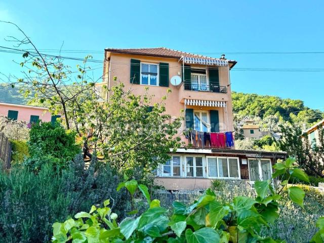 Appartamento in vendita di 92 m² in Via alla Chiesa di San Giorgio di Bavari, 4