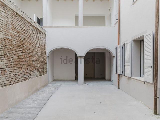 Appartamento in vendita di 92 m² in Via Cesare Battisti, 2