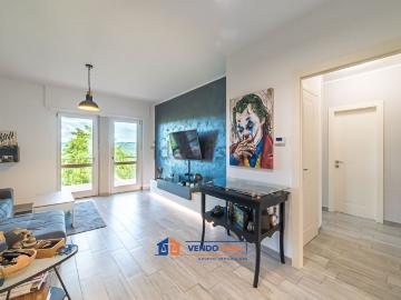 Appartamento in vendita di 92 m² in Via Cuneo, 83