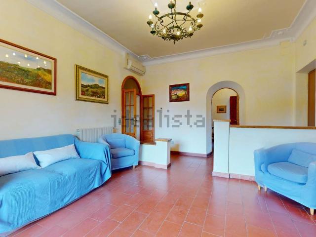 Appartamento in vendita di 92 m² in Via della Barbiera