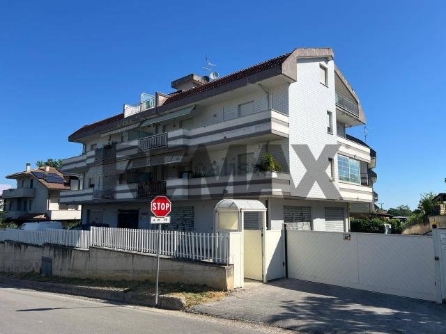 Appartamento in vendita di 92 m² in Via di Nisio, 13