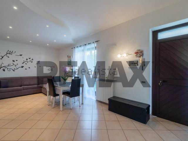 Appartamento in vendita di 92 m² in Via Edmondo De Amicis, 52