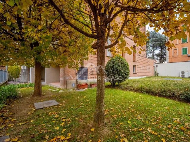 Appartamento in vendita di 92 m² in Via Emilia All&apos Ospizio