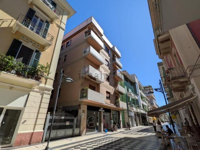 Appartamento in vendita di 92 m² in Via Firenze, 140