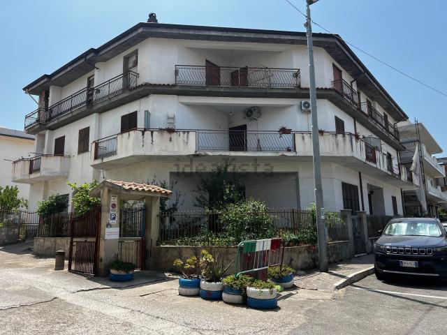 Appartamento in vendita di 92 m² in Via Gabriele d&apos Annunzio, 14