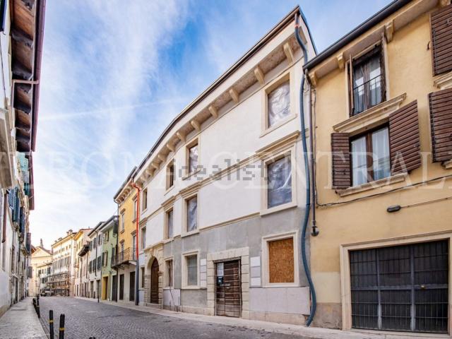 Appartamento in vendita di 92 m² in Via Gaetano Trezza, 39