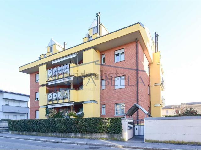 Appartamento in vendita di 92 m² in Via Giacomo Leopardi, 4