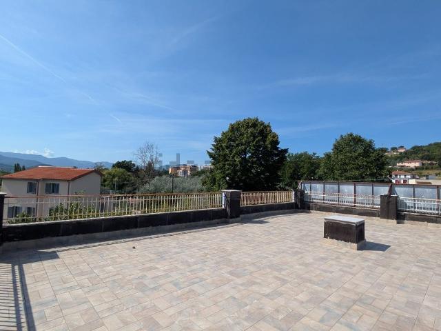 Appartamento in vendita di 92 m² in Via Le Piane, 36