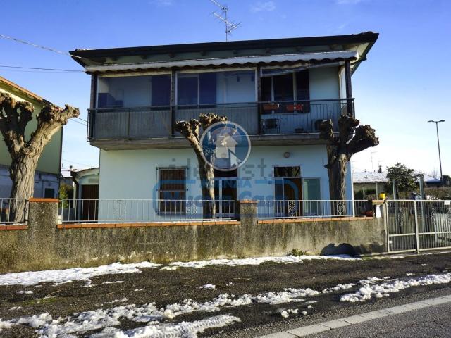 Appartamento in vendita di 92 m² in Via Maccalone, 37