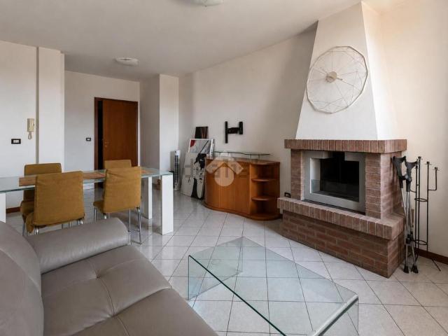Appartamento in vendita di 92 m² in Via Mezzeno, 58