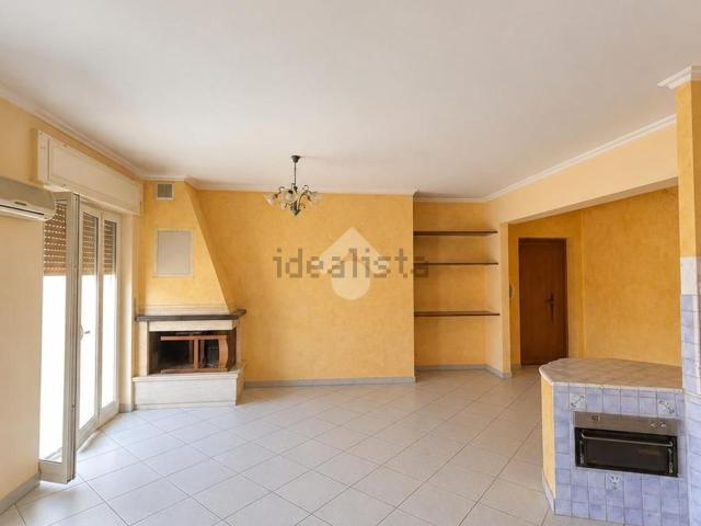 Appartamento in vendita di 92 m² in Via Michelangelo Buonarroti, 4