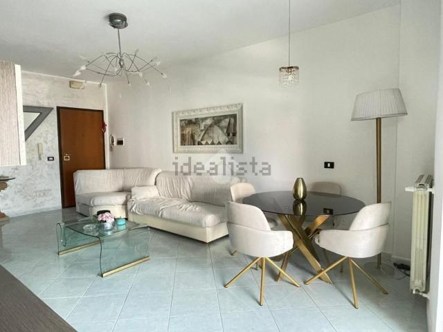 Appartamento in vendita di 92 m² in Via Napoli, 159