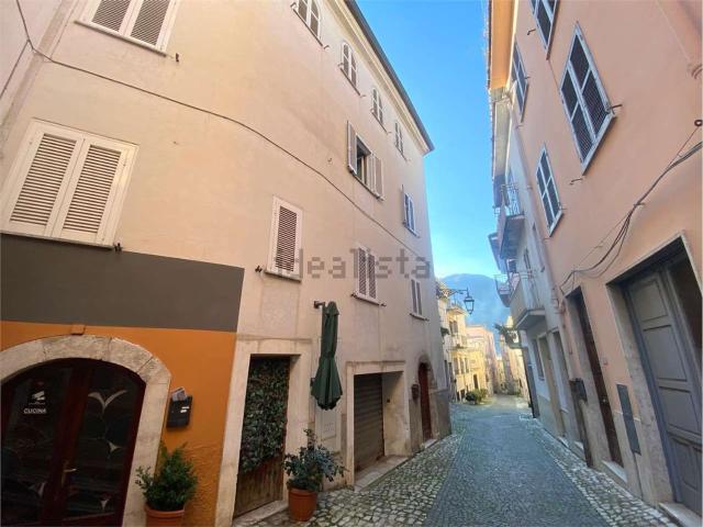 Appartamento in vendita di 92 m² in Via Planca