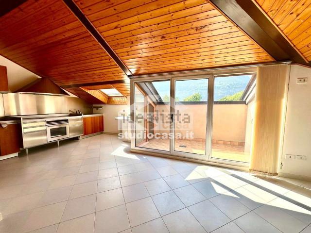 Appartamento in vendita di 92 m² in Viale Damiano Chiesa