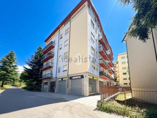Appartamento in vendita di 92 m² in Viale della Croce Rossa, 73
