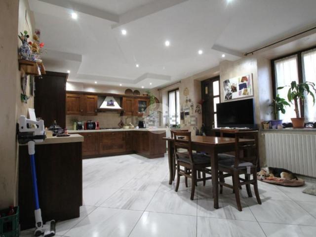 Appartamento in vendita di 97 m² in Piazza Vittorio Veneto, 5