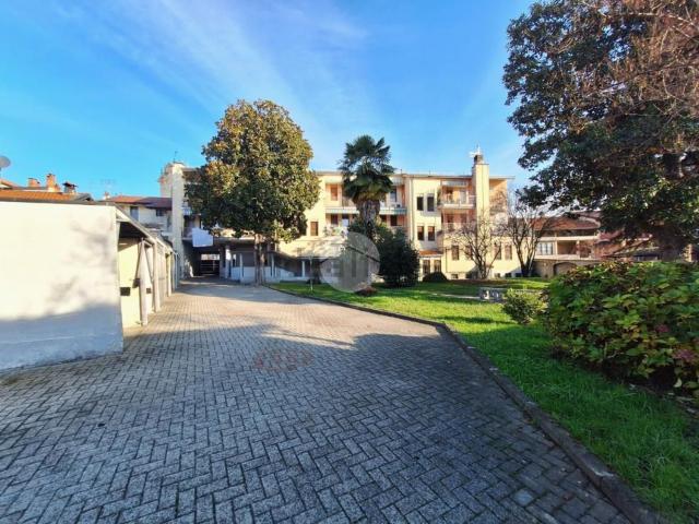 Appartamento in vendita di 97 m² in Piazza Don Luigi Vesco, 17