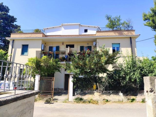 Appartamento in vendita di 97 m² in Via Passo la Croce, 6
