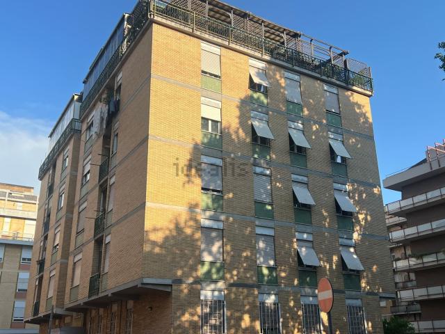 Appartamento in vendita di 97 m² in Via Aristide Gabelli, 30