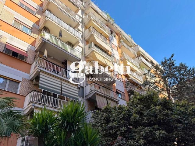 Appartamento in vendita di 97 m² in Via Ausonia, 10