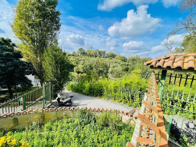 Appartamento in vendita di 97 m² in Via Basilio Puoti