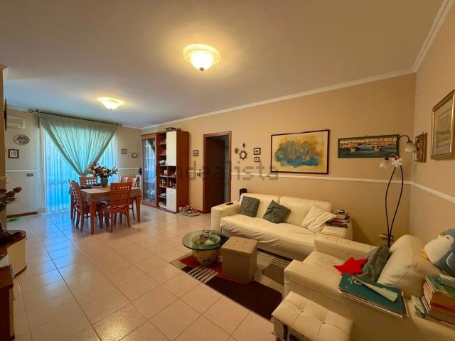 Appartamento in vendita di 97 m² in Via Bonn
