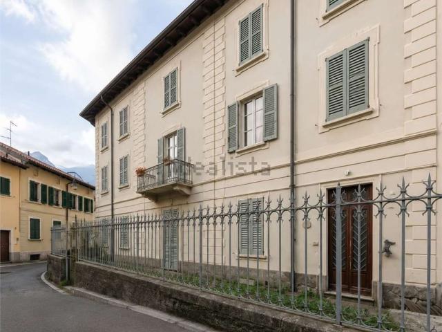 Appartamento in vendita di 97 m² in Via Capolino, 6