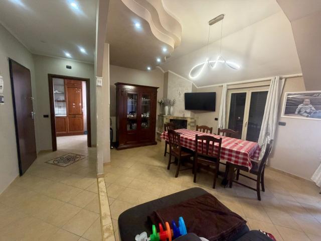 Appartamento in vendita di 97 m² in Via Carlo Pisacane, 95