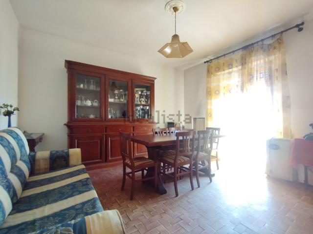 Appartamento in vendita di 97 m² in Via Corrado da Montemagno, 18
