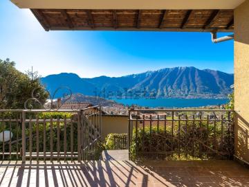 Appartamento in vendita di 97 m² in Via degli Alpini