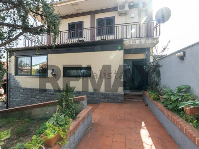 Appartamento in vendita di 97 m² in Via dei Gerani, 4