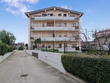 Appartamento in vendita di 97 m² in Via del Circuito, 361
