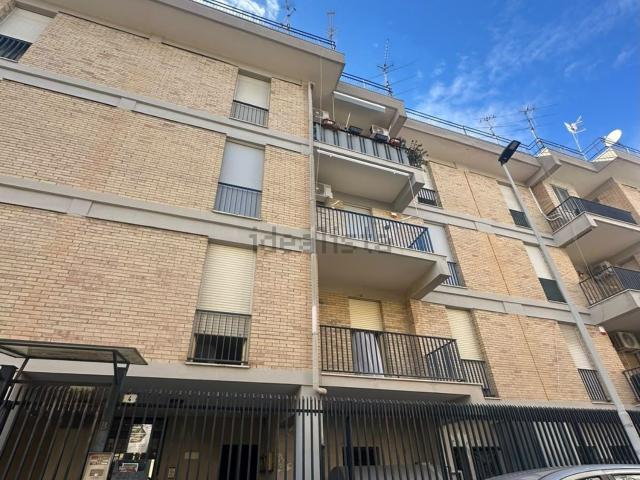 Appartamento in vendita di 97 m² in Via Domenico Fontana
