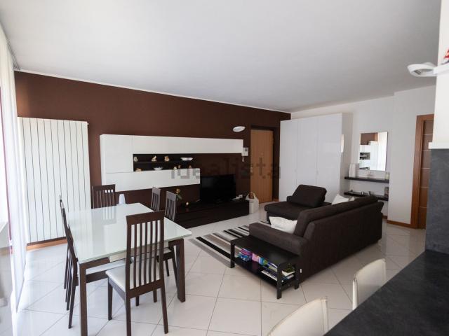 Appartamento in vendita di 97 m² in Via Fontanella