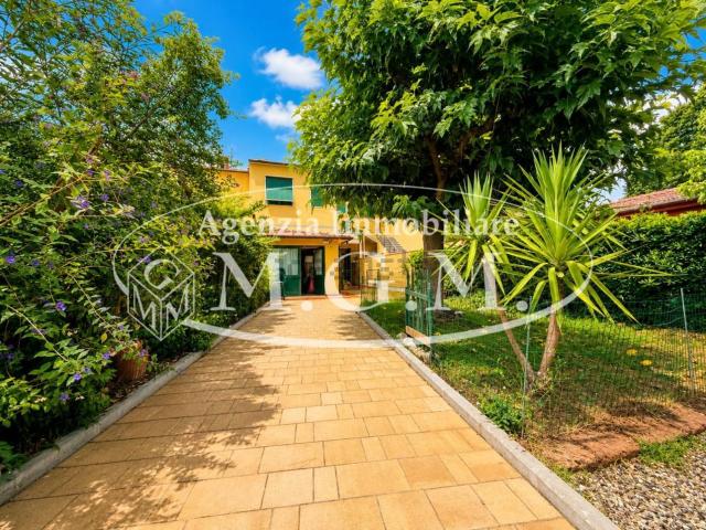 Appartamento in vendita di 97 m² in Via Fratelli Rosselli