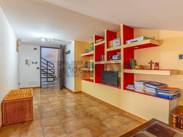 Appartamento in vendita di 97 m² in Via Giovanni Maria Angioy, 25