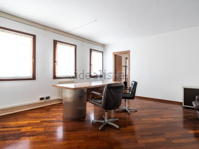 Appartamento in vendita di 97 m² in Via Inferiore
