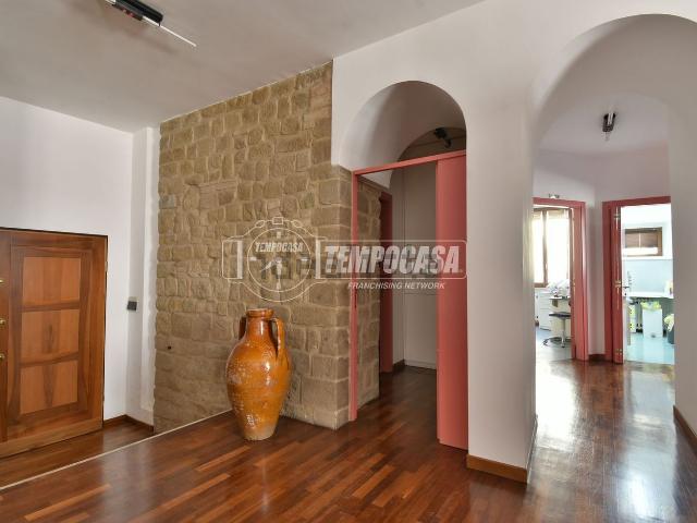 Appartamento in vendita di 97 m² in Via Ozeri