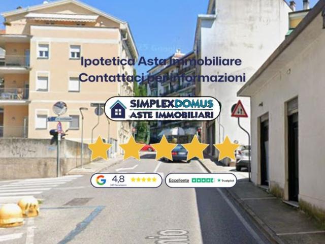 Appartamento in vendita di 97 m² in Via Plinio