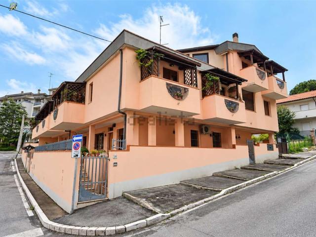 Appartamento in vendita di 97 m² in Viale Michetti, 21